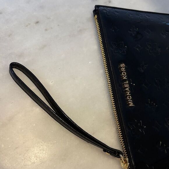Michael Kors Patent Leather Embossed XL Wristlet Pouch Clutch - Picture 11 of 16